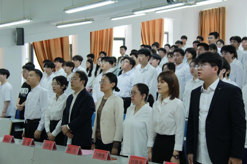 团委书记兼学工办主任刘晓蕾及辅导员阎