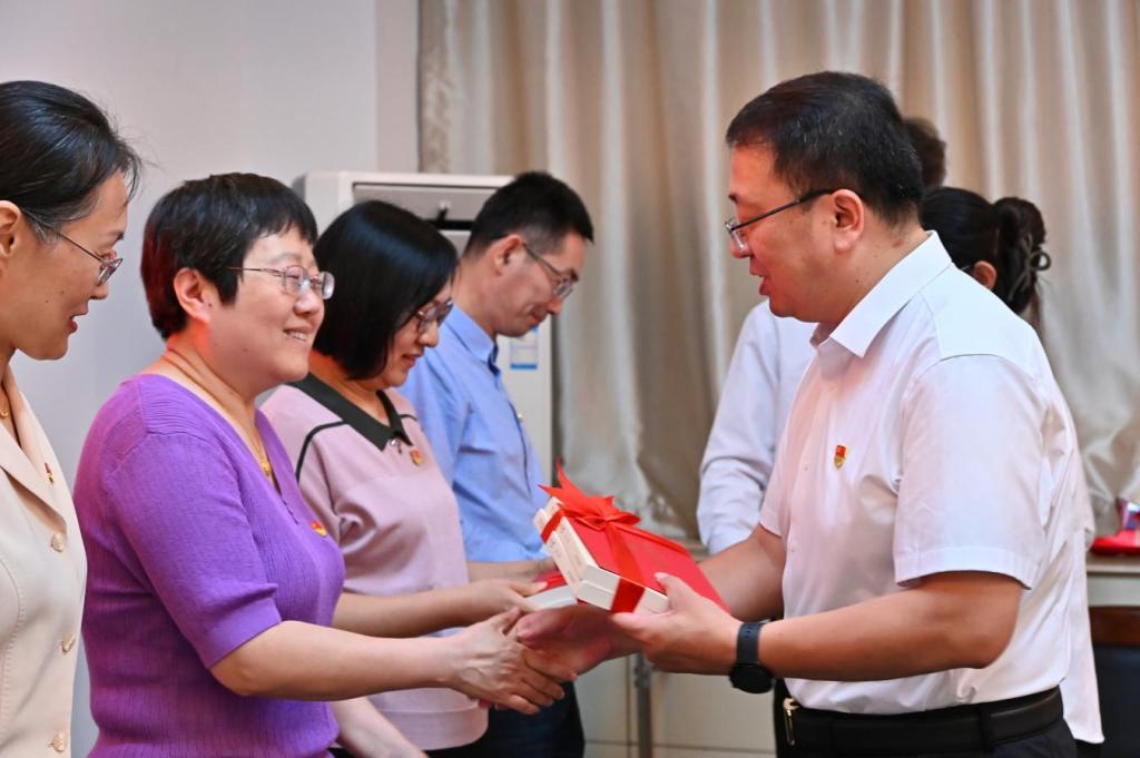 在中国共产党成立105周年之际
