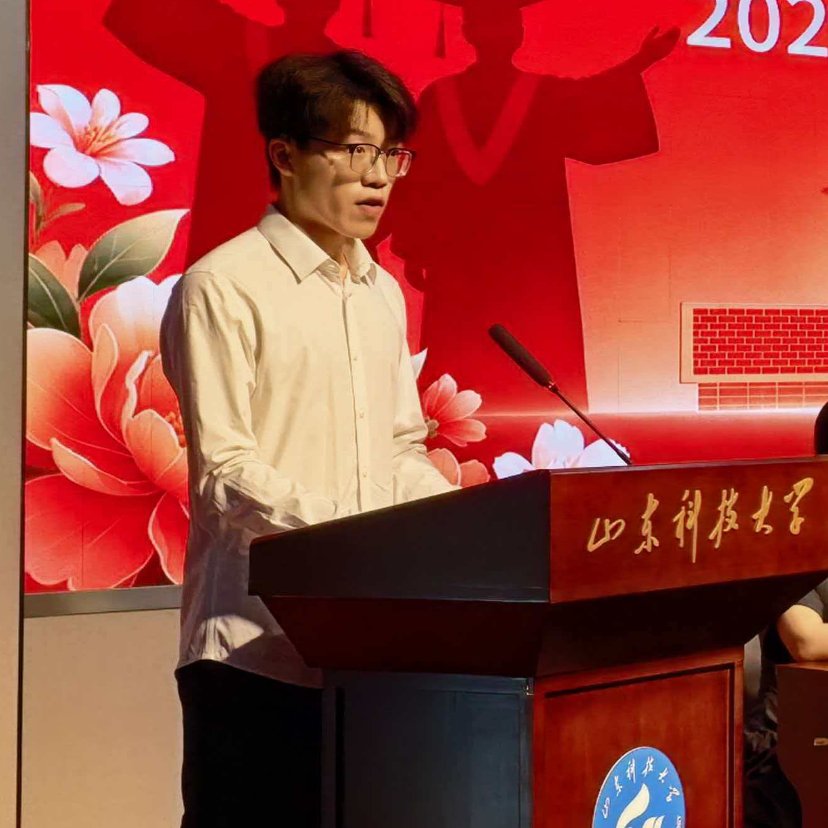 undefined 大会以音乐学子献唱《亲爱的你》温情开