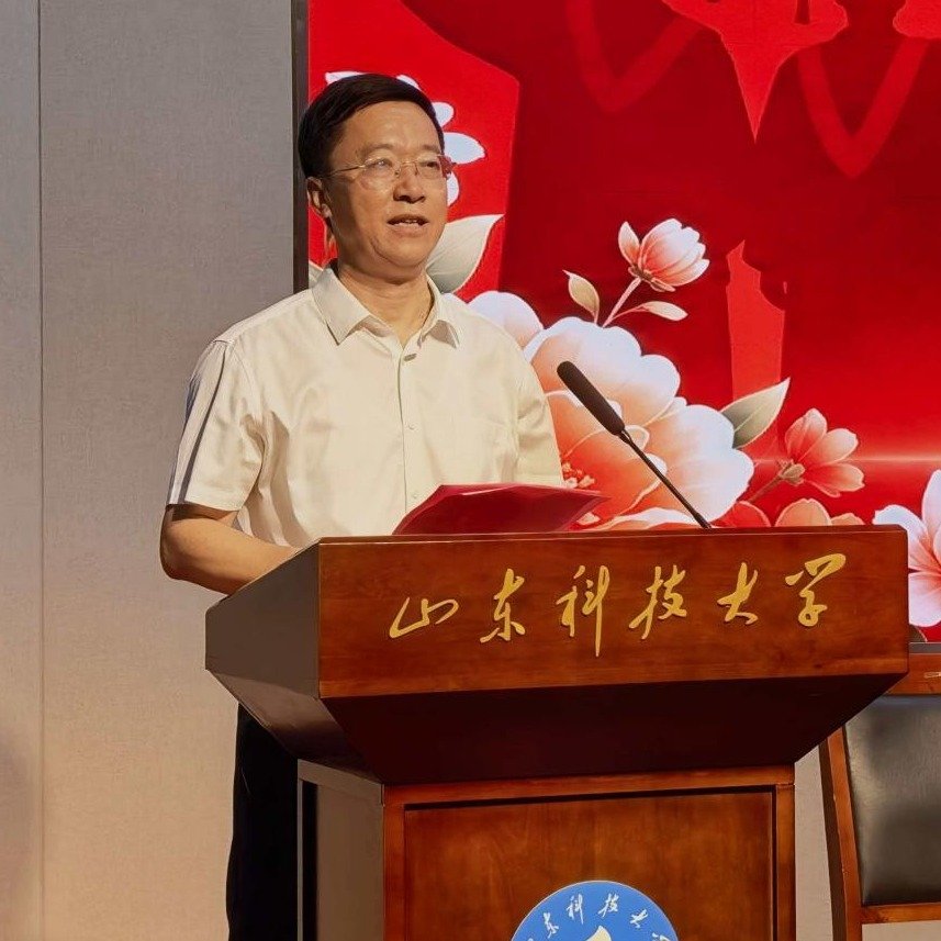 教师代表与2026届毕业生相聚一堂