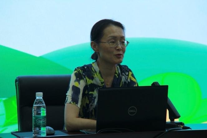 陈冰结合当前就业形势
